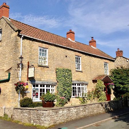 Plumpton Court Hotel Nawton Екстериор снимка
