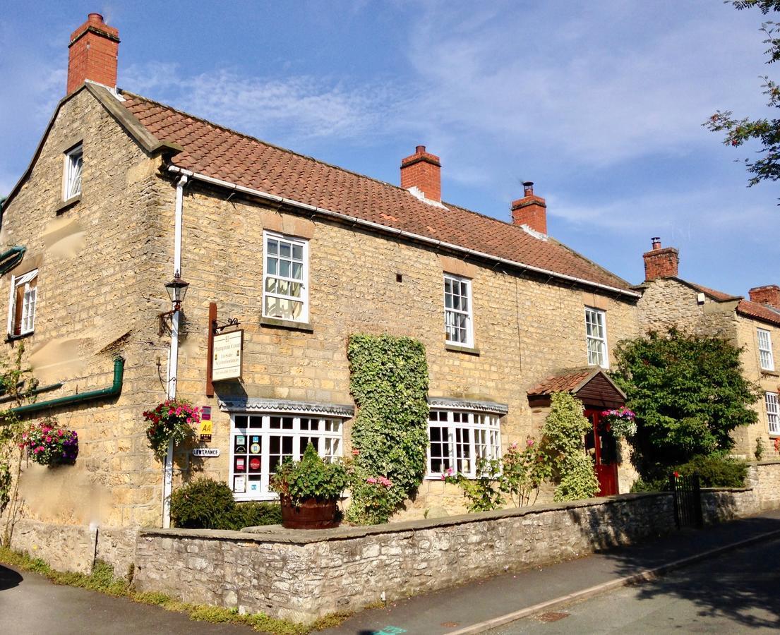 Plumpton Court Hotel Nawton Екстериор снимка